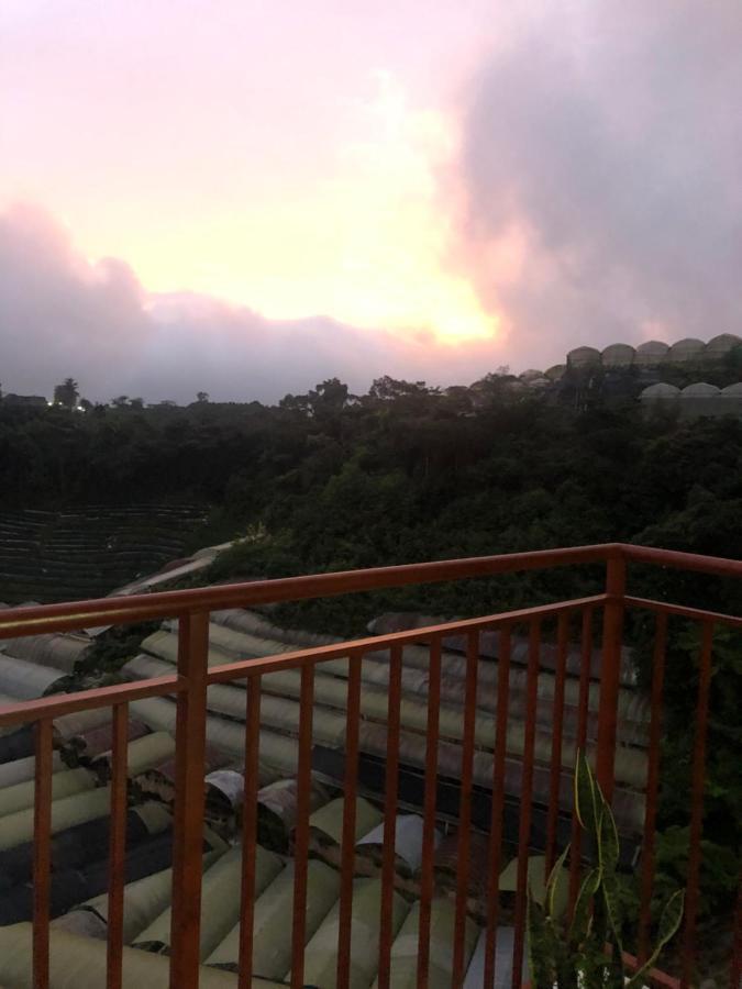 Ramadhina Eagle Eye View Home2stay Emerald Avenue Apartment