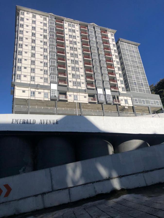 Ramadhina Eagle Eye View Home2stay Emerald Avenue Apartment *