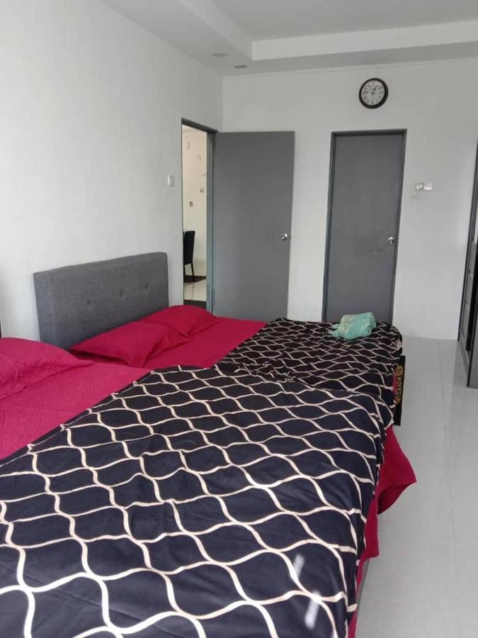 Ramadhina Eagle Eye View Home2stay Emerald Avenue Apartment